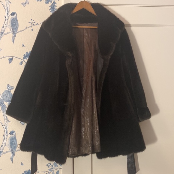 EUC Vintage Faux Fur Coat - Picture 3 of 12